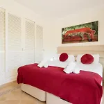 2 Bedroom Apartment Next To The Beach In Elviria, Marbella